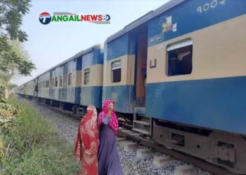 চারঘন্টা পর ঢাকার স‌ঙ্গে ট্রেন চলাচল স্বাভা‌বিক