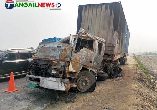 কালিহাতীতে সড়ক দুর্ঘটনায় কাভার্ডভ্যান চালক নিহত