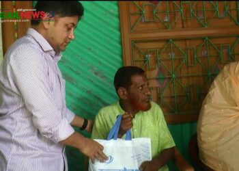 জিম্মি নাবিক সাব্বিরের পরিবারকে নাগরপুর উপজেলা প্রশাসনের ঈদ উপহার প্রদান