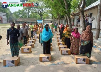 মশাল আলো” ট্রাস্টের পক্ষ থেকে ৫০টি পরিবারের মাঝে ঈদ উপহার বিতরণ