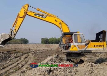 মির্জাপুরে নদী থেকে বালু তোলার অভিযোগে চারটি খনন যন্ত্র ধ্বংস