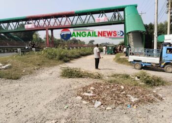 ঢাকা-টাঙ্গাইল মহাসড়কের সার্ভিস লেন খানাখন্দ।।বাড়ছে দুর্ঘটনা