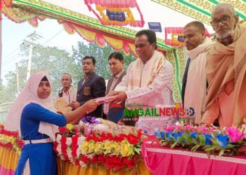 টাঙ্গাইলের চরাঞ্চলে মেধাবী ছাত্র ছাত্রীদের সম্মাননা প্রদান