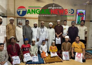 টানা ৪০ দিন জামাতে নামাজ আদায় করে পুরস্কার পেল ২১ কিশোর-তরুণ