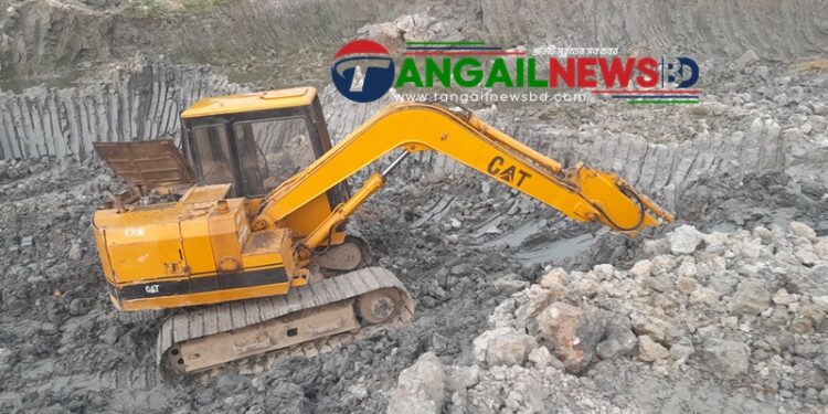 নাগরপুরে নোয়াই নদীতে অবৈধভাবে মাটি কাটায় জরিমানা