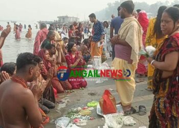 মহাঅষ্টমীতে পাপ মোচনে ভূঞাপুরে যমুনা নদীতে লাখো পূণ্যার্থীর ঢল