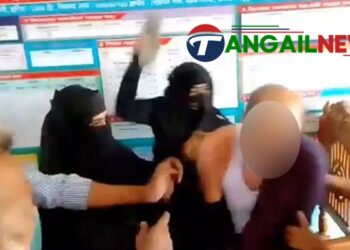 মধুপুরে মেয়েকে উত্যক্ত করায় শাসন ॥ পরে স্কুলে ঢুকে প্রধান শিক্ষককে জুতাপেটা