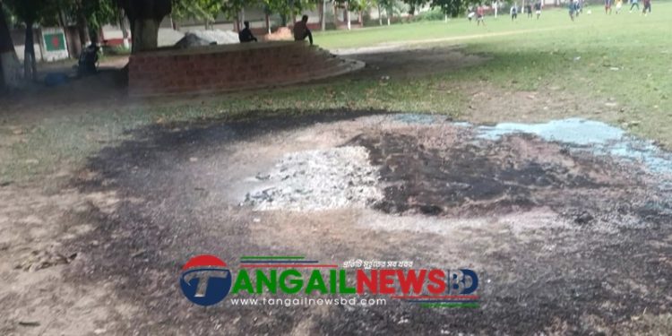 কালিহাতীতে আগুনে পুড়লো ছাত্রদলের কর্মসূচীর ডেকোরেটরের মালামাল
