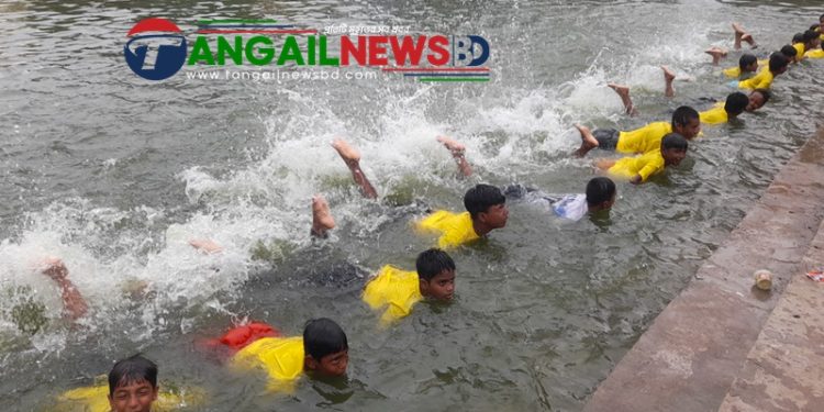 টাঙ্গাইলে ২১ দিনের সাঁতার প্রশিক্ষণ শুরু