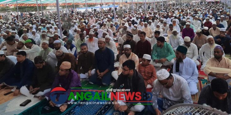 টাঙ্গাইল কেন্দ্রীয় ঈদগাহে ঈদুল আযহা'র প্রধান জামাত অনুষ্ঠিত