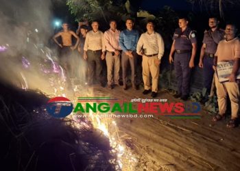 গোপালপুরে ১৫০টি নিষিদ্ধ চায়না জালে আগুন দিলো মোবাইল কোর্ট