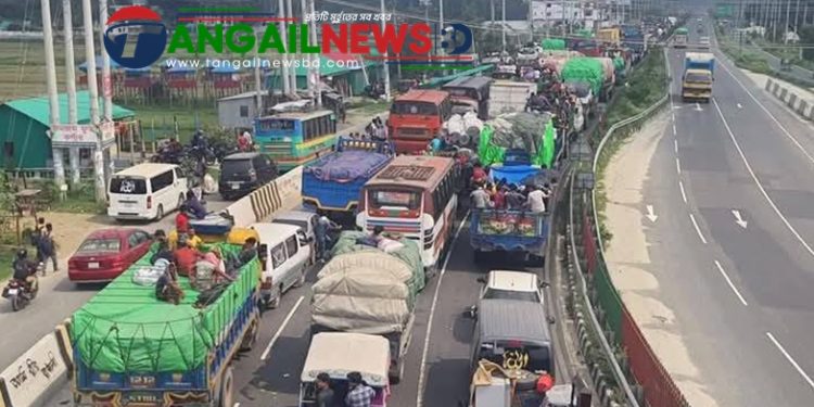 যমুনা সেতুর পূর্ব প্রান্তে সন্ধ্যার পর যানজট কমে আসছে