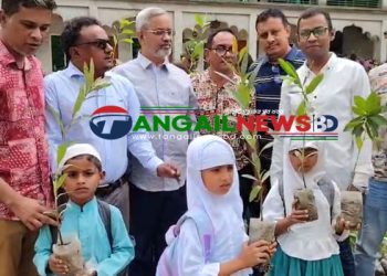 টাঙ্গাইলে পরিবেশ রক্ষায় শিক্ষা প্রতিষ্ঠানে টুকুর পক্ষে বৃক্ষরোপণ কর্মসূচি