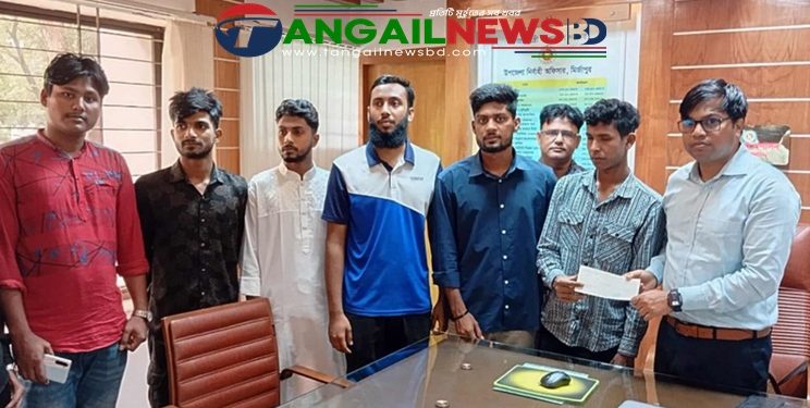 চেক পেলেন জুলাই অভ্যুত্থানে দু'চোখ অন্ধ মির্জাপুরের হিমেল