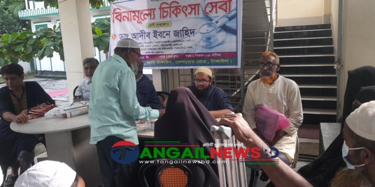 আদি টাঙ্গাইলে বিনামূল্যে চিকিৎসা সেবায় তরুণ ডাক্তার আদীব