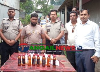 মির্জাপুরে চায়ের দোকানে স্পিট কোমল পানীয় বোতলে বাংলা মদ ॥ গ্রেপ্তার ১