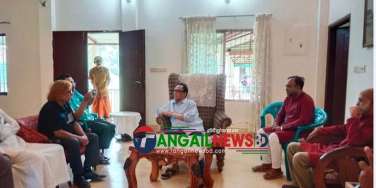 মধুপুরে বিএনপির নেতা স্বপন ফকিরের সাথে  সাংবাদিকদের মত বিনিময়