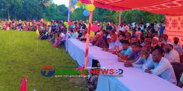কালিহাতীতে ছেলের বাবা ও মেয়ের বাবা প্রীতি ফুটবল ম্যাচ অনুষ্ঠিত