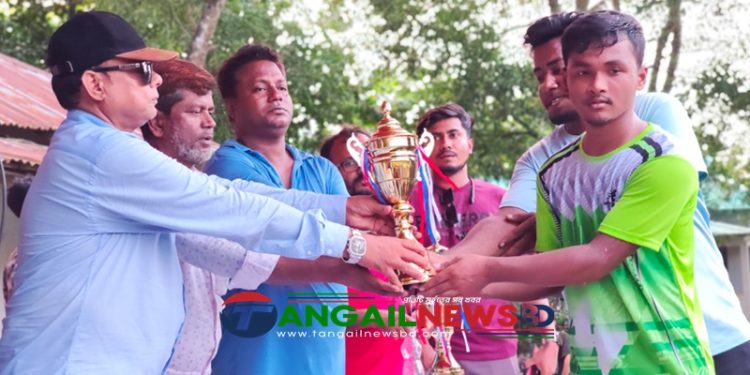 মধুপুরে মাগন্তীনগর প্রিমিয়ার ফুটবল টুর্নামেন্টের ফাইনাল অনুষ্ঠিত