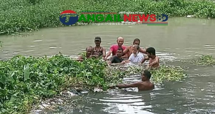 টাঙ্গাইল পৌর শহরের লৌহজং নদীতে পরিষ্কার-পরিচ্ছন্নতা অভিযান শুরু