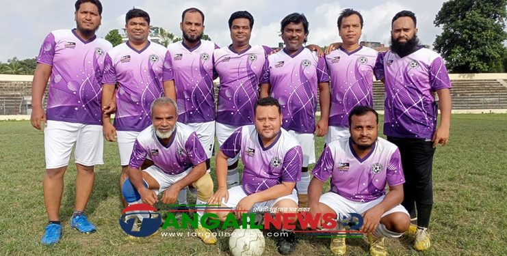টাঙ্গাইল স্টেডিয়ামে মনিং ফুটবল টুর্নামেন্টে মেঘনা ও লৌহজং দল সেমিফাইনালে