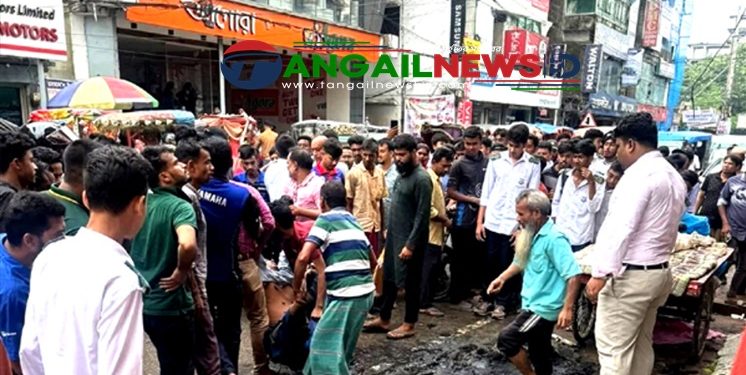 টাঙ্গাইলে ১০ তলা ভবনের ছাদ থেকে পড়ে জীবন বীমা কর্মকর্তার আত্মহত্যা