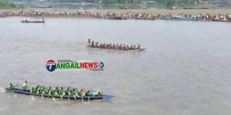 ভূঞাপুরে যমুনা নদীতে নৌকা বাইচ অনুষ্ঠিত