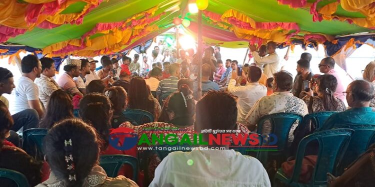 টাঙ্গাইলে বাউলিয়ানা শিল্পীগোষ্ঠীর প্রতিষ্ঠাবার্ষিকীতে নৌকা ভ্রমণ সাংস্কৃতিক অনুষ্ঠান