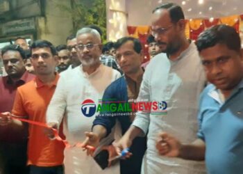 টাঙ্গাইলে শারদীয় দুর্গোৎসবের উদ্বোধন করেছেন বিএনপি নেতা টুকু