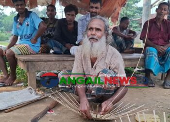 সখীপুরে অন্ধ হয়েও জীবনযুদ্ধে হার না মানা গণি মিয়া