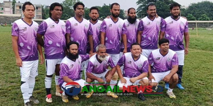 টাঙ্গাইল স্টেডিয়ামে প্রতিদ্বন্দিতাপূর্ন ম্যাচে মেঘনা ফুটবল দল ফাইনালে