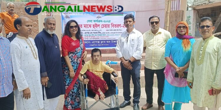টাঙ্গাইলে হুইল চেয়ার পেয়ে আনন্দিত প্রতিবন্ধী সজীব