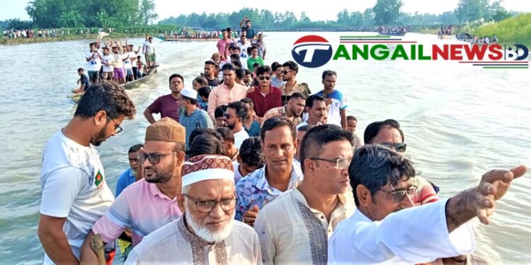 টাঙ্গাইলের শ্যামার ঘাটে ঐতিহ্যবাহী নৌকাবাইচ প্রতিযোগিতা অনুষ্ঠিত