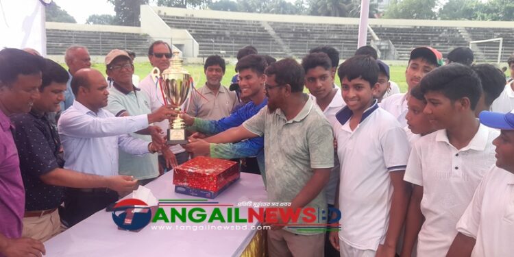 টাঙ্গাইলে তারুন্যের উৎসব ক্রিকেটে বিবেকানন্দ স্কুল চ্যাম্পিয়ন