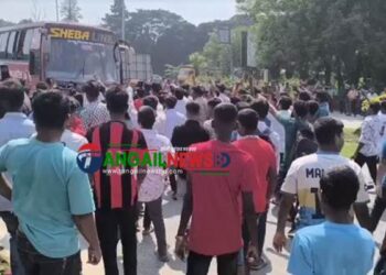 টাঙ্গাইলকে ঢাকা বিভাগে রাখার দাবীতে যমুনা সেতু-ঢাকা মহাসড়ক অবরোধ