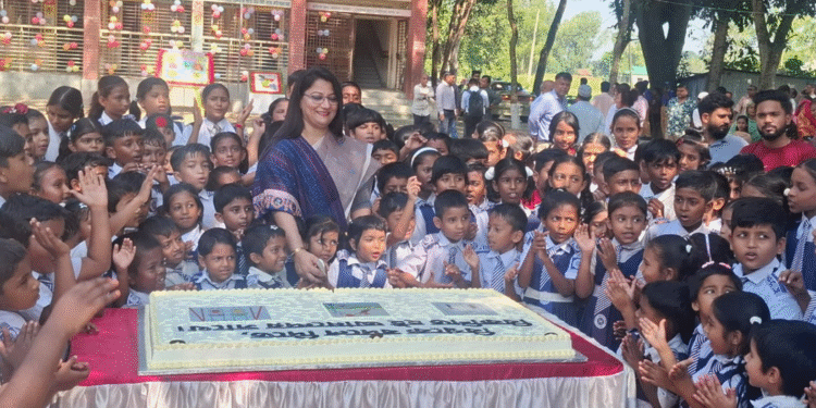 টাঙ্গাইলে প্রান্তিক জনগোষ্ঠীর ১৬০টি স্কুলে প্লে গ্রাউন্ড নির্মাণের উদ্যোগ ডিসির