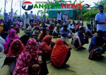 ভূঞাপুরে দুর্গম চর শুশুয়ায় বন্যাদুর্গত পরিবারকে ত্রাণ বিতরণ