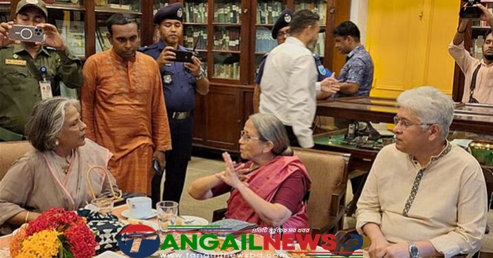 মির্জাপুরে পূজামণ্ডপ পরিদর্শনে তিন উপদেষ্টাসহ বিভিন্ন দেশের রাষ্ট্রদূত