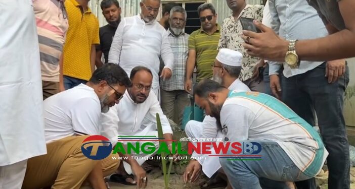 টাঙ্গাইলে শিক্ষা প্রতিষ্ঠানে টুকুর উদ্যোগে তাল গাছ রোপন