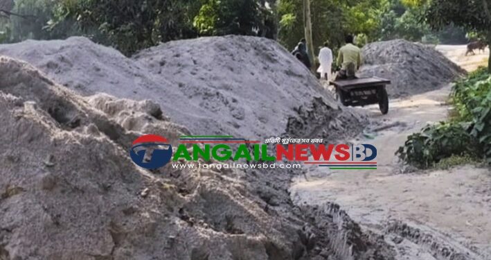 ভূঞাপুরে বালু ঘাটে চাঁদা না দেয়ায় রাস্তা বন্ধ করে দেয়ার অভিযোগ