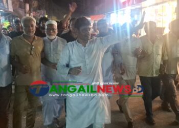 ৩১ দফা বাস্তবায়নে টাঙ্গাইলে বিএনপি নেতা ফরহাদের লিফলেট বিতরণ