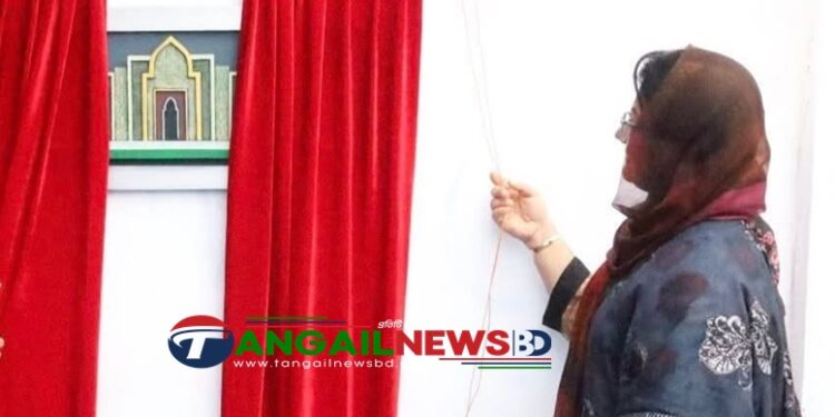 টাঙ্গাইল কেন্দ্রীয় ঈদগাহের মেহরাবের নির্মাণ কাজের উদ্বোধন