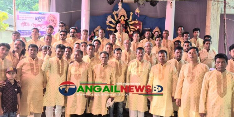 কালিহাতীর নারান্দিয়ায় দুর্গাপূজা মণ্ডপ পরিদর্শন ও অনুদান প্রদান