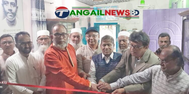 গোপালপুরে প্রয়াত অধ্যাপক বাণীতোষ চক্রবর্তী স্মৃতি কর্ণারের উদ্বোধন