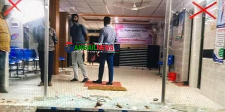 টাঙ্গাইলে বিএনপির দুই গ্রুপের সংঘর্ষ, হাসপাতাল-দোকানপাট ভাঙচুর