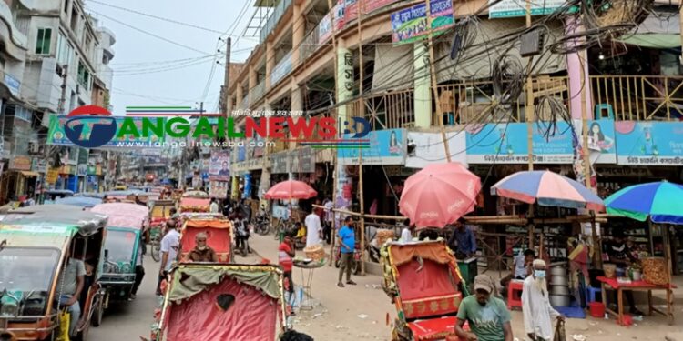 টাঙ্গাইল শহরের মার্কেটগুলোতে নেই গাড়ি পার্কিং ব্যবস্থা