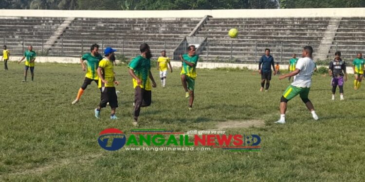 টাঙ্গাইল স্টেডিয়ামে ফোরটি আপ ব্রাদাস ক্লাবের প্রীতি ফুটবল ম্যাচ