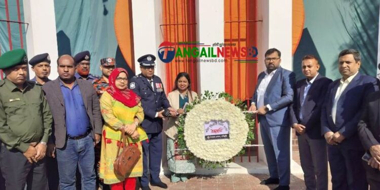 শহিদ বুদ্ধিজীবী দিবসে কালিহাতীতে পুষ্পস্তবক অর্পণ