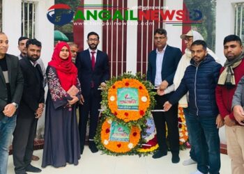 গোপালপুরে মহান বিজয় দিবসে শহীদদের স্মরণে পুষ্পস্তবক অর্পণ