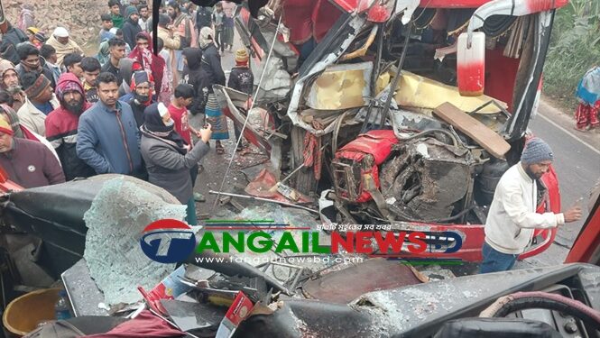 ঘাটাইলে দুই বাসের মুখোমুখি সংঘর্ষে ২২ জন আহত